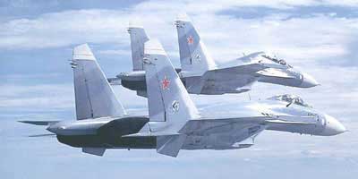 To Su-27 Flanker jagerfly fra det russiske luftvben
