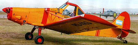 Piper PA-25 Pawnee fly fra det argentinske luftvåbens flyveskole