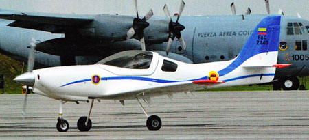Lancair Synergy træningsfly fra det colombianske luftvåben