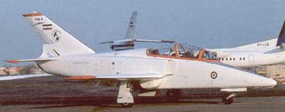 Tazarve jettræningsfly fra det iranske luftvåben