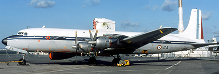 Douglas DC-7C fly fra det franske luftvåben